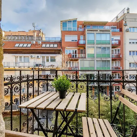 Bacso Terrace Apartment
